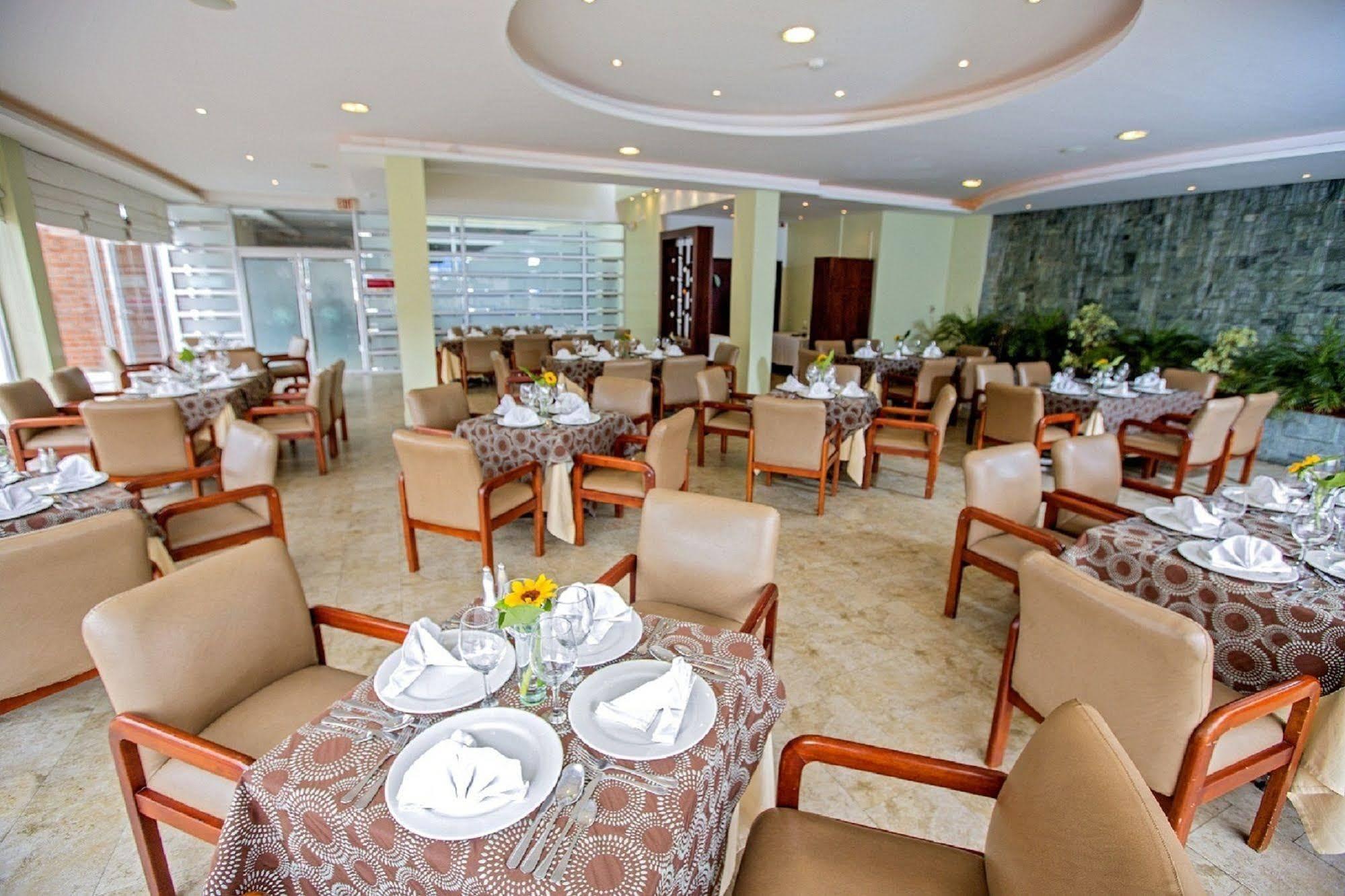 Hotel Ambato Luaran gambar